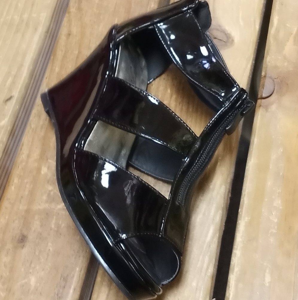 wedges New black